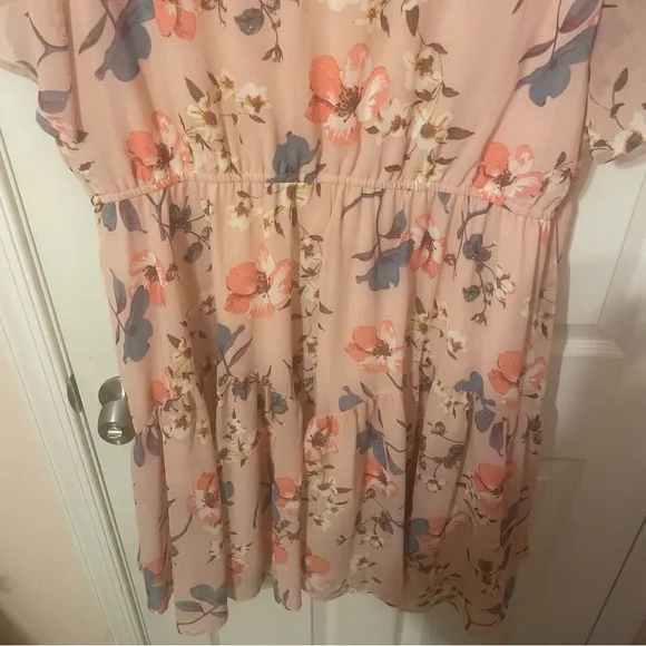 Light Pink Floral Dress - Picture 9 of 9